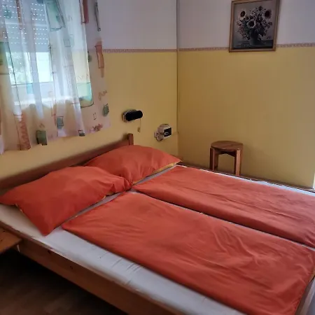 Anno 2000 Apartment