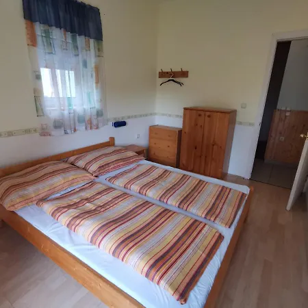 Anno 2000 Appartement *