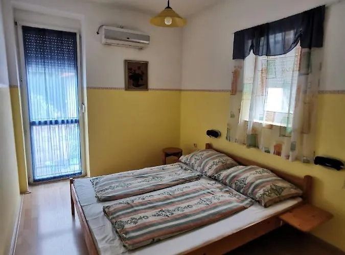 Anno 2000 Apartament